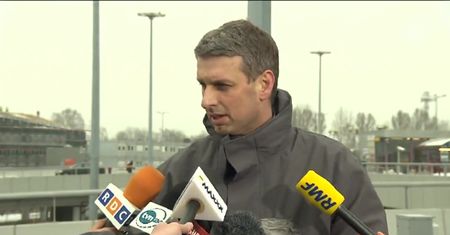 Na Okęciu znaleziono duzy głaz