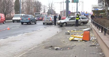 Auto wjechało w przystanek w Lublinie