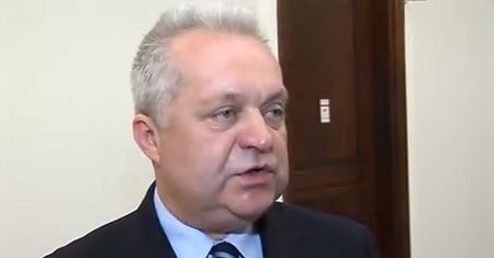 Obowiązkowa praca w kraju po studiach? [Z Wiejskiej]