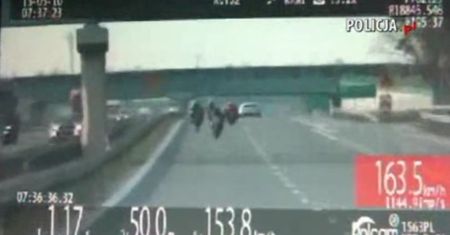 Pędzili ponad 220 km/h po krajowej siódemce