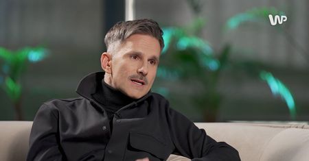 Miał zagrać scenę erotyczną. "Nagle na planie pojawiają się wszyscy"