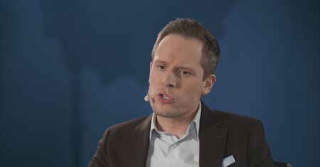 Politolog ostrzega: licytacja na obietnice socjalne może zbankrutować Polskę