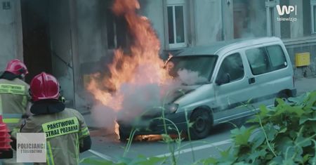 Auto nagle stanęło w płomieniach. "Jezus Maria"