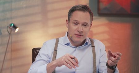 Jak rozmawiać o podwyżce? Ekspert zdradza technikę negocjacji