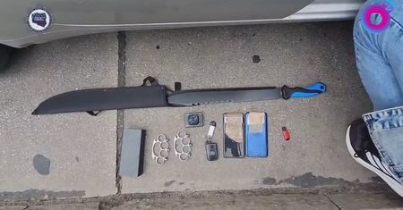 Rzucił się na policjanta z kastetem. Chwilę później był już w rękach funkcjonariuszy