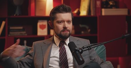 Jaki jest koszt emocjonalny pisania o mordercach? Remigiusz Mróz w "Balansie"