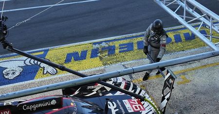 Idealne zgranie mechaników. Tak wygląda pit stop podczas 24h Le Mans