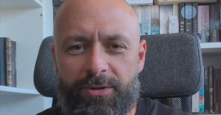 Przenośny klimatyzator jest super, pod warunkiem, że w szczelny sposób umocujesz rurę wylotową w oknie
