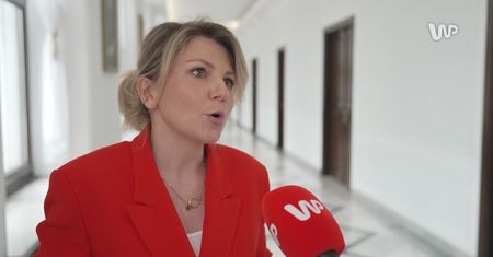 Czerwone paski powinny zniknąć? "Problemem nie są tutaj uczniowie"