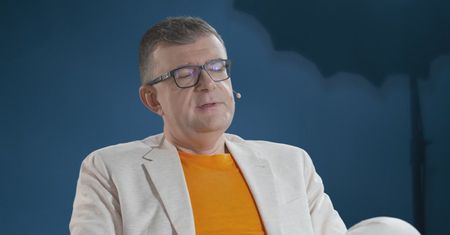 Sztuczna inteligencja i technologiczna osobliwość. Jacek Dukaj w „Didaskaliach”