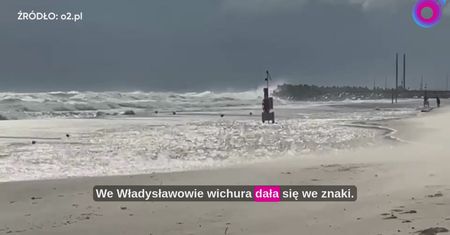 Wichura we Władysławowie. Budka ratowników w morzu. Mamy nagranie