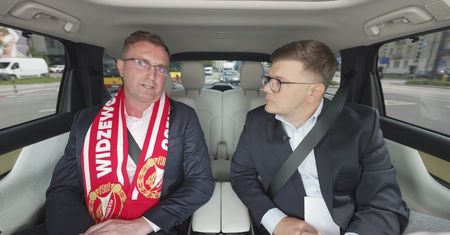 Zaczynał dorosłe życie z 2 mln zł długu. Dziś stać go na klub Widzew Łódź