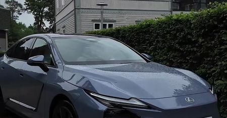 Wideo: nowy Lexus ES z bliska. Flagowiec jest już w Polsce