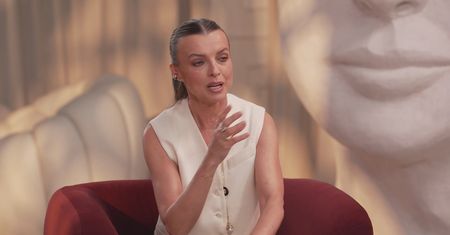 Została mamą w wieku 49 lat. Od tamtej pory słyszy, że "jest stara"