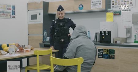 Zamienili koszyki i ruszyli do wyjścia. Koszykowa akcja zakończona interwencją policjantów