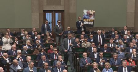 Awantura w Sejmie. Dwóch posłów wykluczonych z obrad