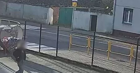 Brawurowa jazda na "hulajnodze". Zrobił to na oczach policjantów