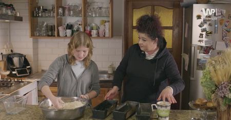 Pasja do pieczenia chleba łączy pokolenia. Domowe wypieki w wykonaniu mamy i córki