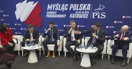 “Mosbacher zadzwoniła”. Zdumiewające słowa na kongresie PiS