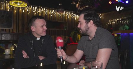 "Ksiądz z osiedla" prowadzi klub. "Wszystko było totalnie wbrew logice"