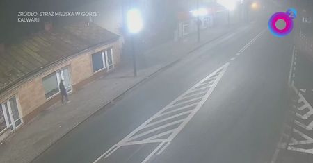 Było chwilę po północy. Nagrała go kamera. Wstyd na cały kraj