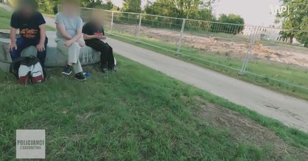 Zauważyli podejrzaną grupkę. "Nikomu nie przeszkadzamy"