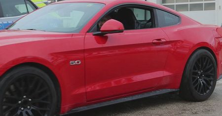 Skonfiskowany Ford Mustang oficjalnie we flocie mazowieckiej policji