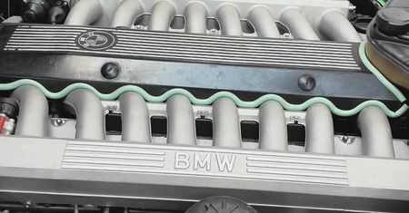 Wideo: w garażu BMW Classic. E32 z V16 to dopiero początek