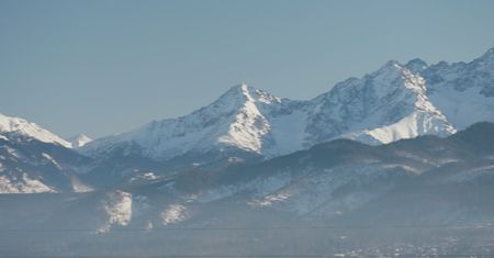 Zakopane bez Krupówek: 10 miejsc z widokiem na Tatry i stylem