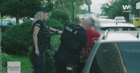 Policjanci zobaczyli ten samochód i nie mieli wątpliwości. Ruszyli do akcji