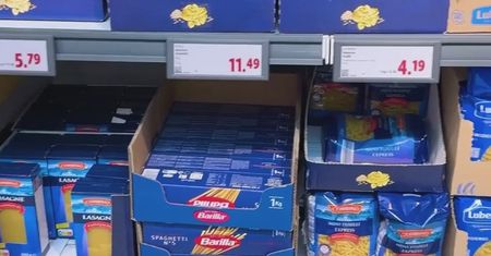 Nie kupuj tego makaronu. Zniszczy każde twoje danie