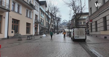 Górale załamani. Tak wyglądały Krupówki w poniedziałek