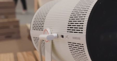 Projektor napędzany przez AI. Nowy Samsung Freestyle+