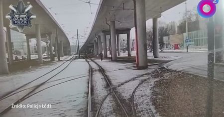 Kuriozalne nagranie z Łodzi. Obraziła się na motorniczego