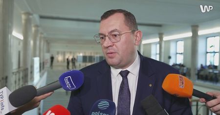 Opozycja chce odwołać ministra. Krajewski: To wniosek polityczny