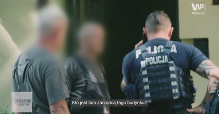 Gaz ulatniał się w budynku. Po słowach zarządcy, policjant nie wytrzymał