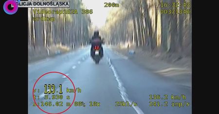 Pędził 130 km/h motocyklem. Policja nie miała wyjścia