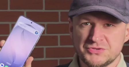 Sposób na niedziele handlowe. Łap za smartfon i zrób jedną rzecz