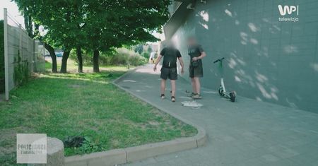 Pili alkohol w miejscu publicznym. "Policję to ja szanuję"