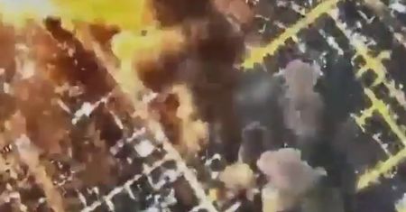Bunkier Chameneiego zniszczony. Zrzucili na niego 100 bomb