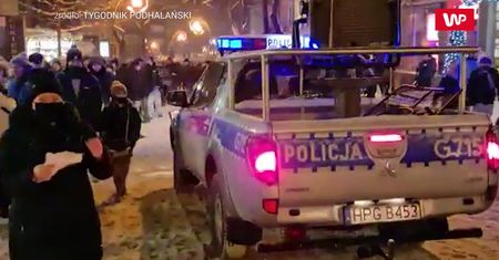 Zakopane. 137 interwencji, zatrzymania i imprezy. "Nie zdaliśmy tego egzaminu"