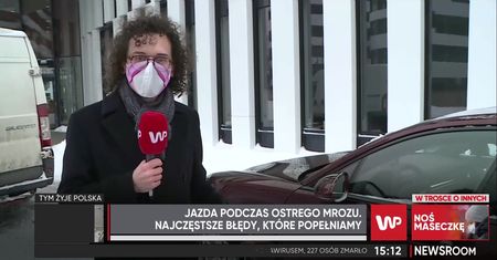 Tych nawyków kierowcy powinni unikać zimą. Jak odśnieżać auto i prowadzić na śniegu?