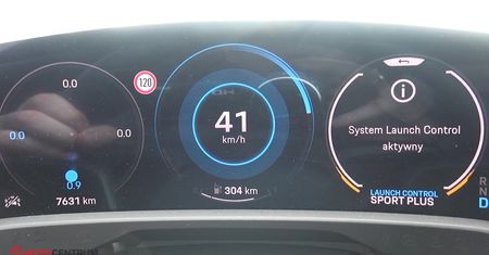 Porsche Taycan Turbo 680 KM - acceleration 0-100 km/h
