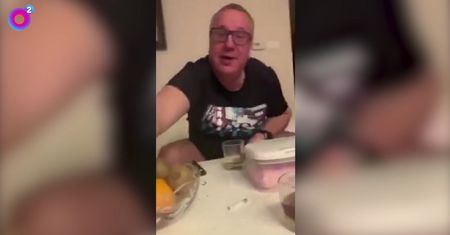 Burmistrz wciągał coś nosem z blatu? "To taki żart"