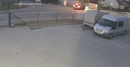 Wypadek w Staniątkach. Policja pokazuje nagranie i prosi o pomocy