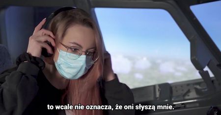 Czy przypadkowy pasażer jest w stanie wylądować samolotem? "Na własnej skórze" – program Moniki Sikorskiej