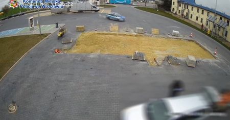 Pościg za motocyklistą, który nie miał kasku, za to wiózł amfetaminę