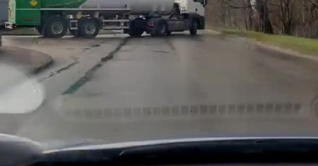 Koronawirus. Niecodzienny konwój policji ze Śląska