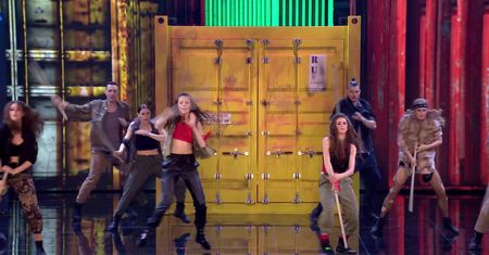 Wypadek na scenie "Dance dance dance"