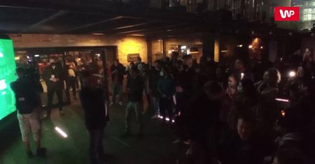 Od północy otwarte bary i restauracje. Tak świętowała stolica